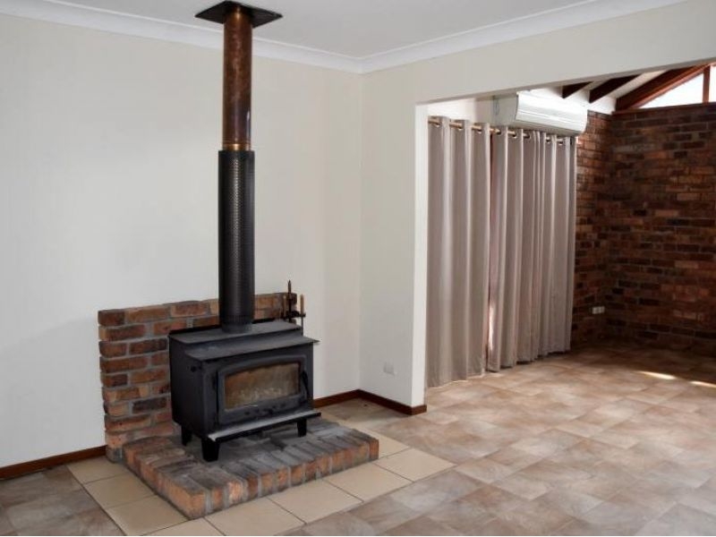 2 Delisle Crescent, Metford House for rent Listed by Leah Jay East