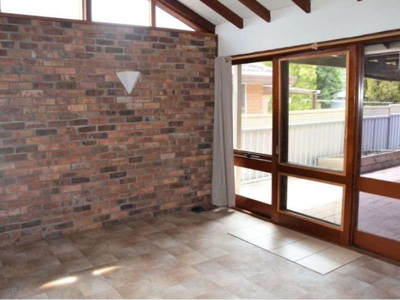 2 Delisle Crescent, Metford House for rent Listed by Leah Jay East