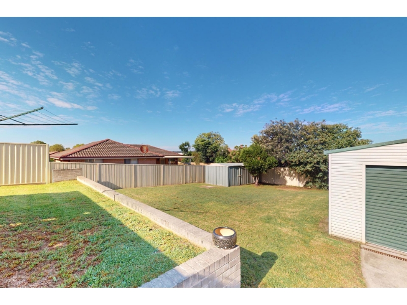 42 Denton Park Drive, Rutherford House for rent Listed by Leah Jay