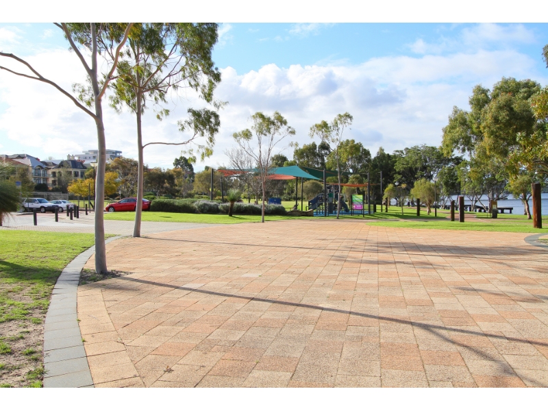 12/2 Henry Lawson Walk, East Perth Apartment for rent Listed by Gary