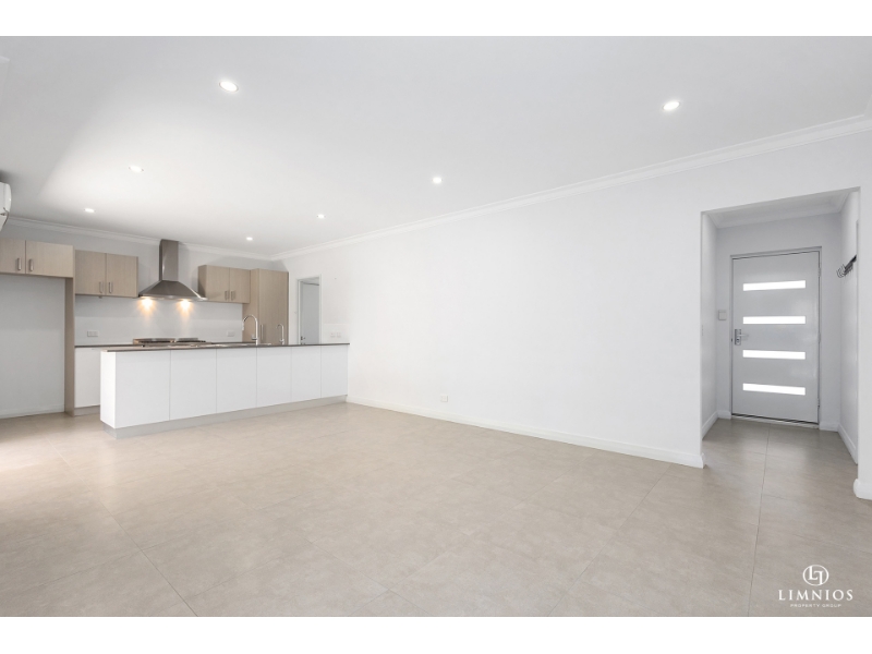 20B Amberley Way, Westminster Apartment for rent Listed by of Limnios