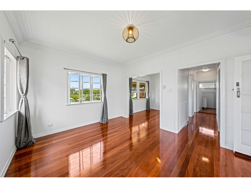 64 Delsie Street, Cannon Hill House for rent Listed by Gay Basile of