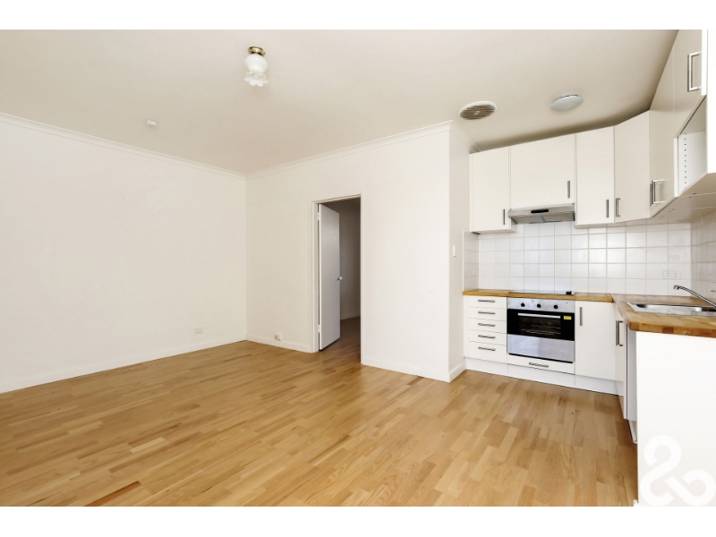 10/9 Kemp Street, Thornbury Apartment for rent Listed by Sarah Wight of Love & Co Thornbury