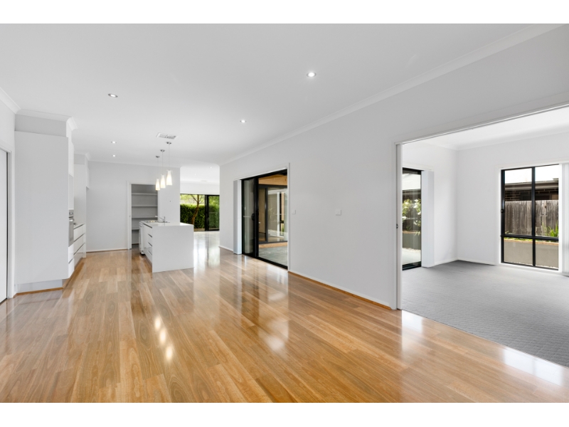 55 Digby Circuit, Crace House for rent Listed by Alex Piatrova of