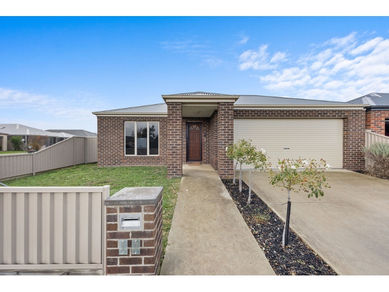 17 Karol Street, Alfredton House for rent Listed by Leonie Croft of