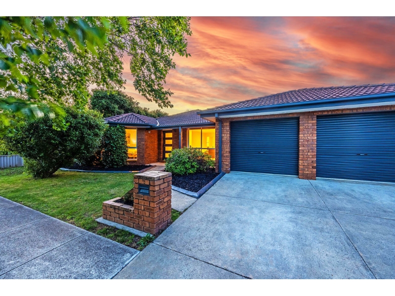 8 Lawrie Drive, Alfredton House for rent Listed by Leonie Croft of