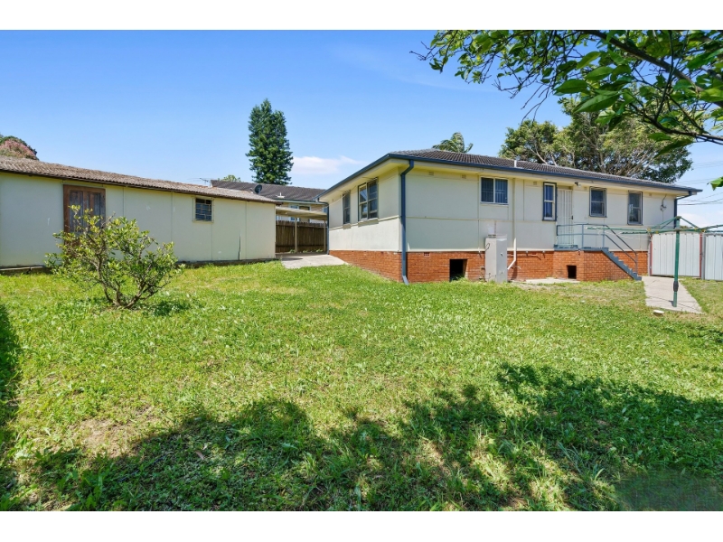 56 Heckenberg Avenue, Busby House for rent Listed by Ronny Lee of