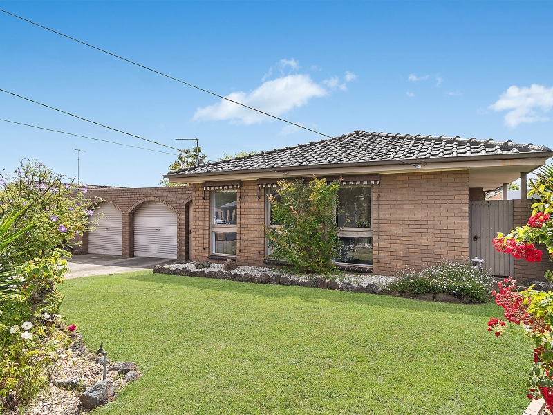 5 Armitage Court, Belmont House for rent Listed by Emily Haynes of