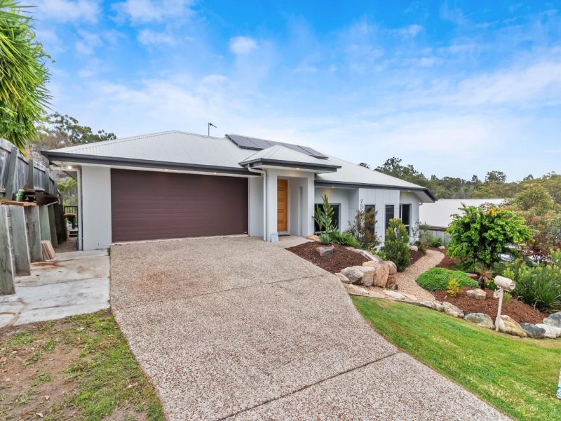 9 Golden Grove Boulevard, Reedy Creek House for rent Listed by Kayla
