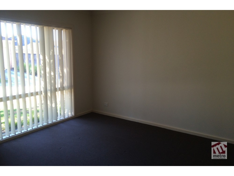 17 Tintern Loop, Hillside House for rent Listed by Jasmine Hoang of