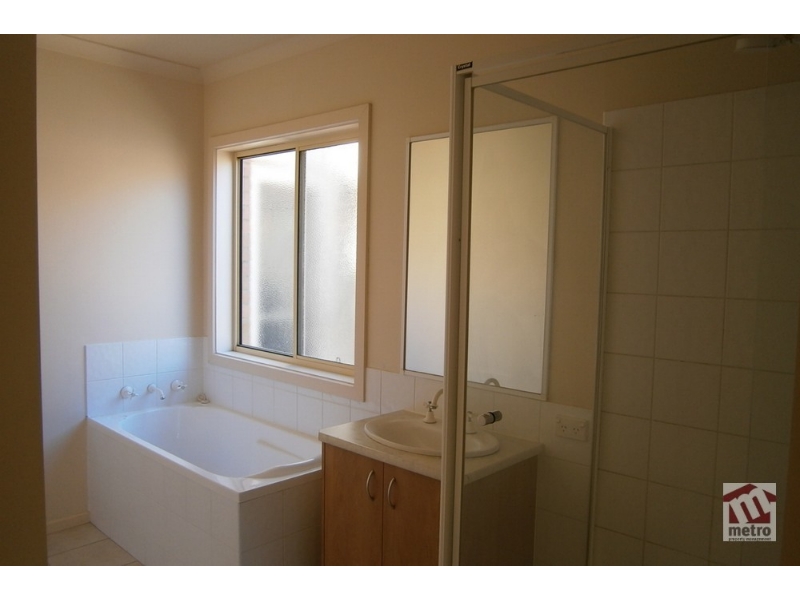 17 Tintern Loop, Hillside House for rent Listed by Jasmine Hoang of