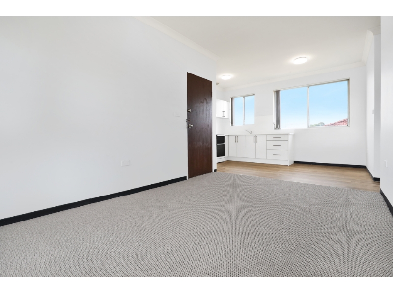 5/41 McKenzie Avenue, Coniston Apartment for rent Listed by