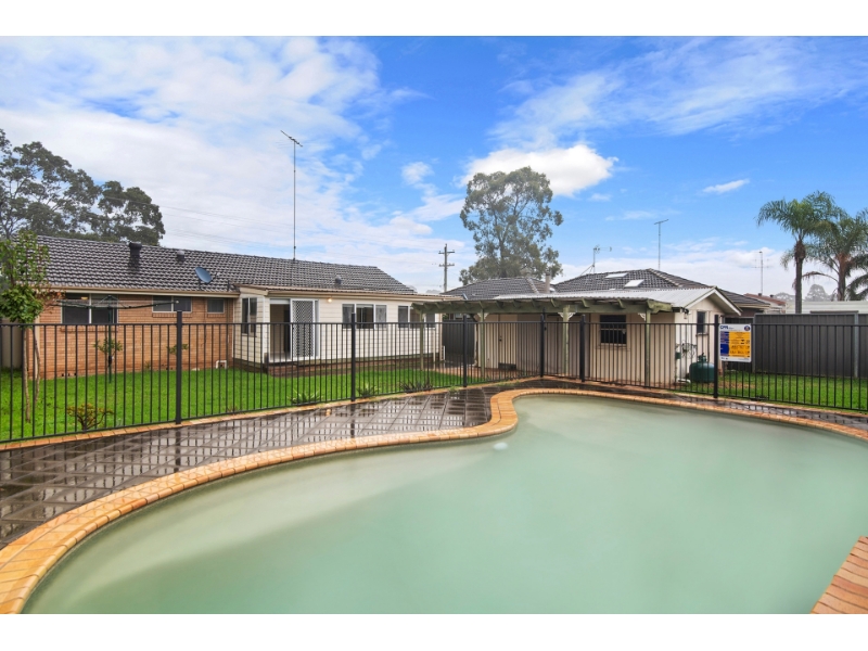 36 Greenway Drive, South Penrith House for rent Listed by