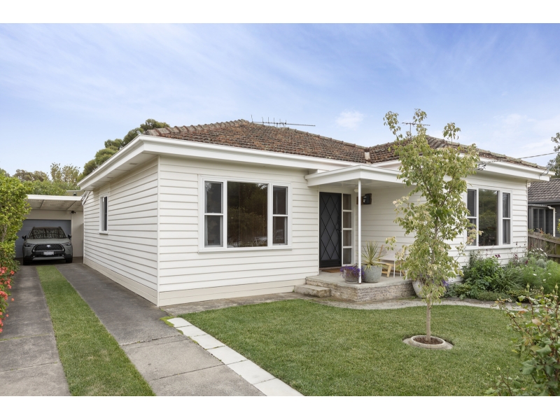 10 Helen Street, East Geelong House for rent Listed by Alisha Cavallaro of Maxwell Collins