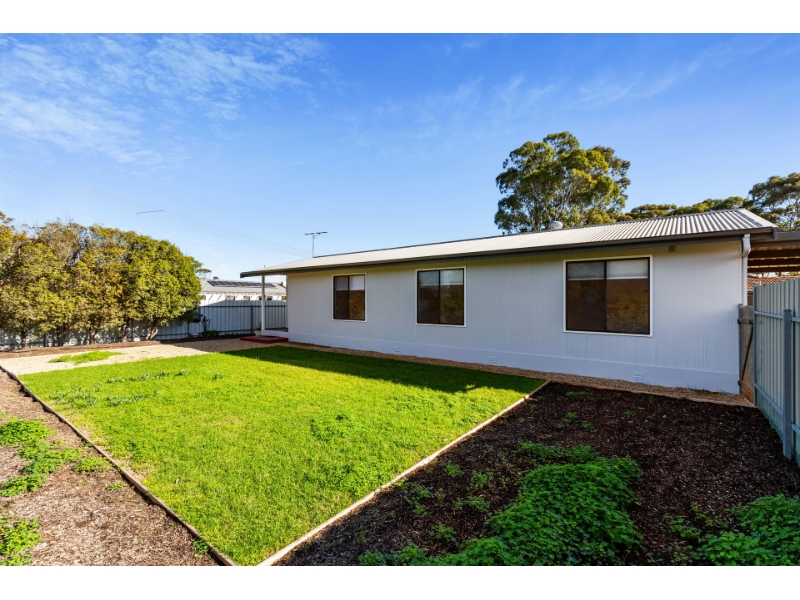 9 Valiant Road, Port Willunga House for rent Listed by Danielle Catlin of Magain Real Estate