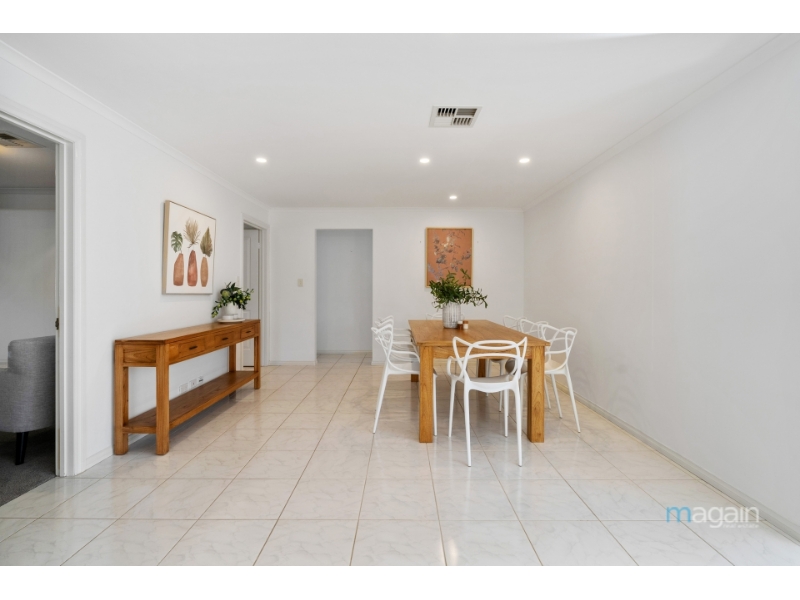 21 Holdfast Drive, Sheidow Park House for rent Listed by Kylie Depalma of Magain Real Estate