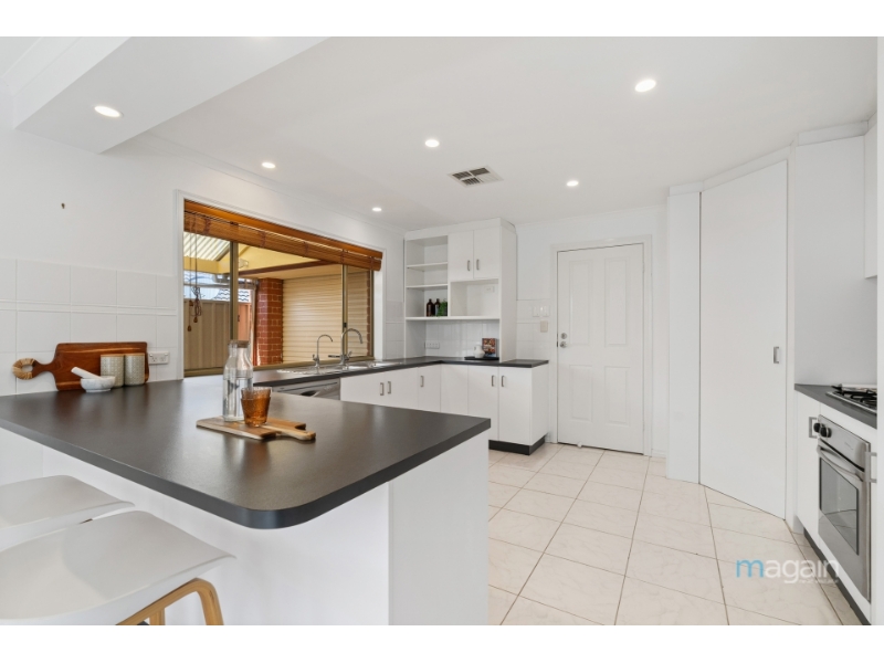 21 Holdfast Drive, Sheidow Park House for rent Listed by Kylie Depalma of Magain Real Estate