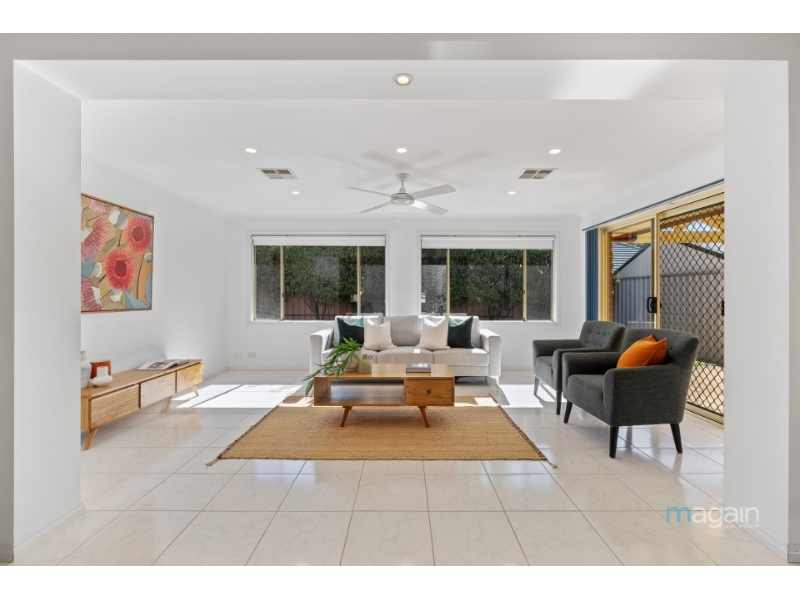 21 Holdfast Drive, Sheidow Park House for rent Listed by Kylie Depalma of Magain Real Estate