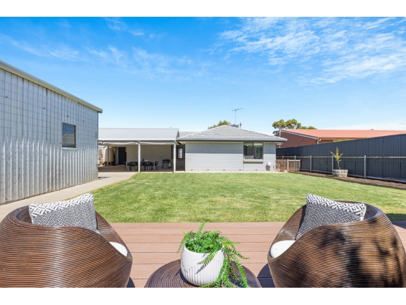 46 Trim Crescent, Old Noarlunga House for rent Listed by Kylie