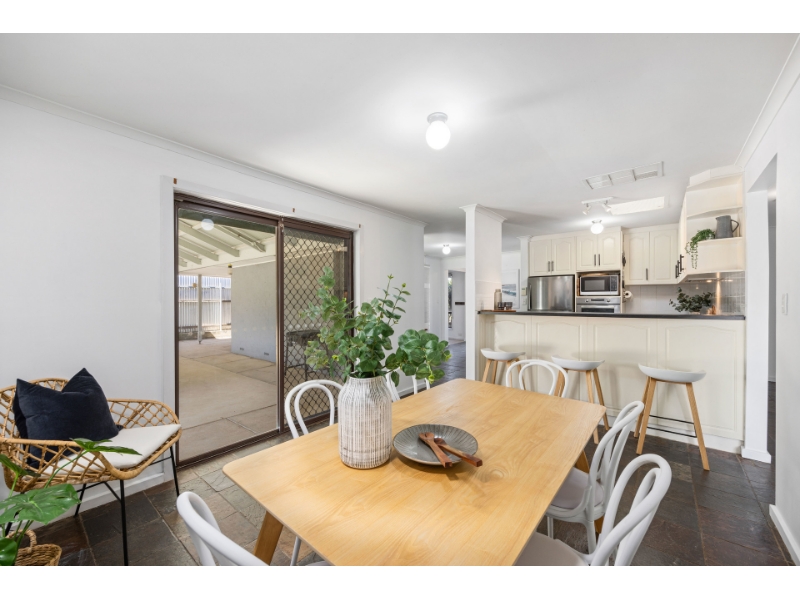 46 Trim Crescent, Old Noarlunga House for rent Listed by Kylie