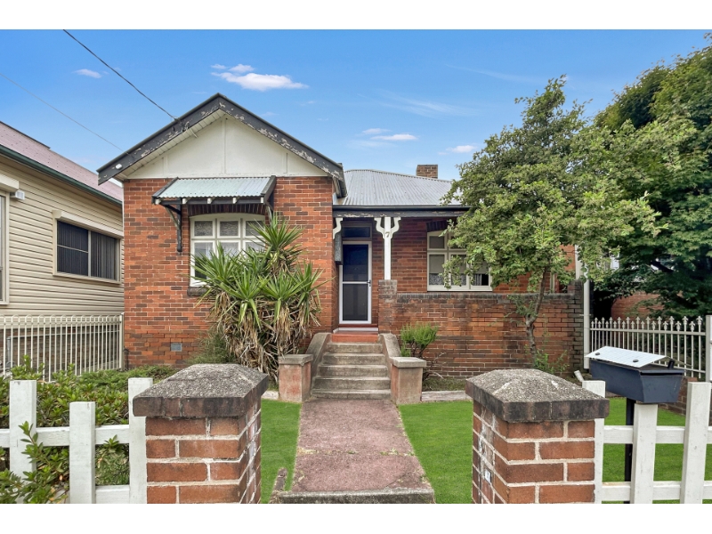 7 Padley Street, Lithgow House for rent Listed by of Mcgrath Lithgow