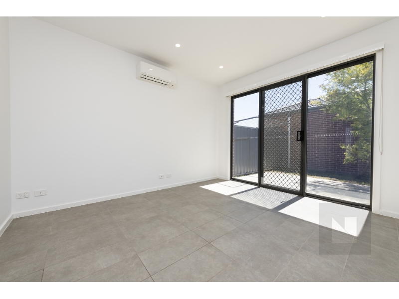 1/42 Street, St Albans Townhouse for rent Listed by Charles
