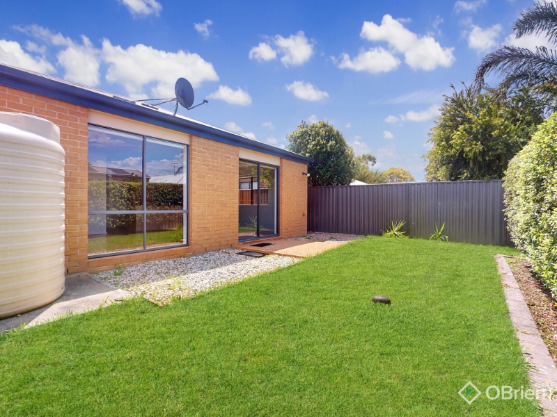 8 Walnut Way, Pakenham House for rent Listed by Brittany Esmore of O