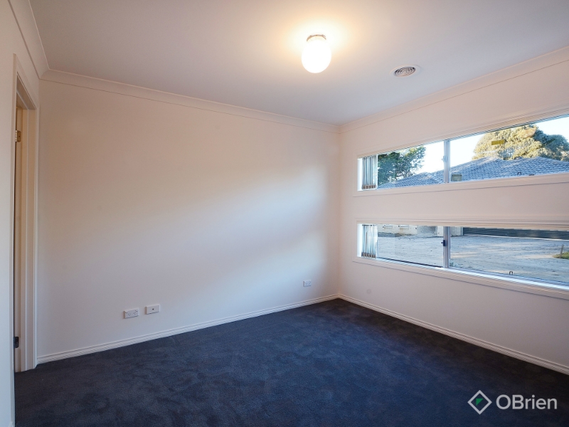 11/34 Sir Thomas Drive, Pakenham Apartment for rent Listed by of O