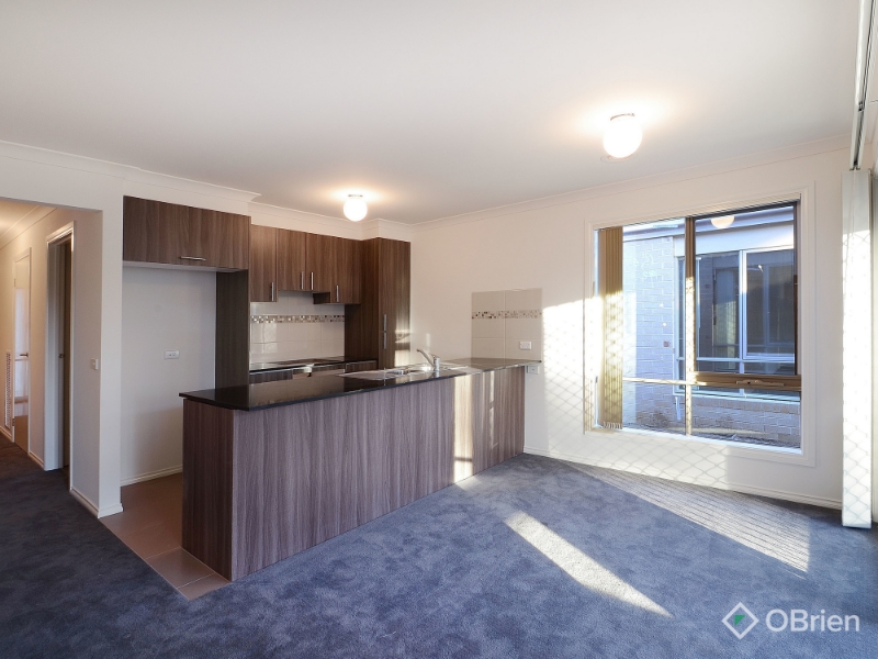 11/34 Sir Thomas Drive, Pakenham Apartment for rent Listed by of O