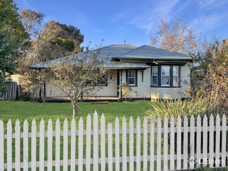 14 Rogers Street, Pakenham House for rent Listed by Romany Hunter of