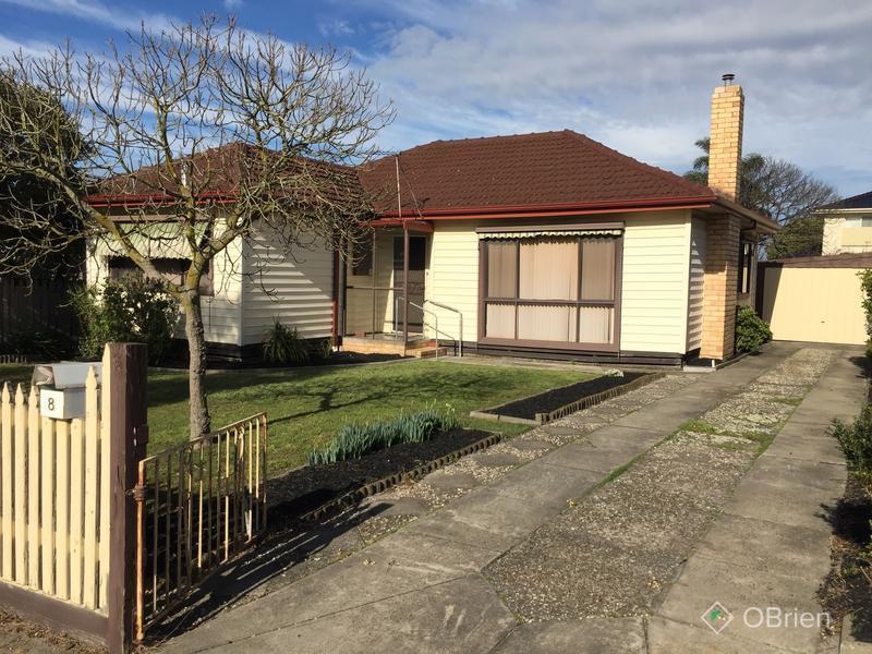 8 Sharon Road Springvale South VIC 3172