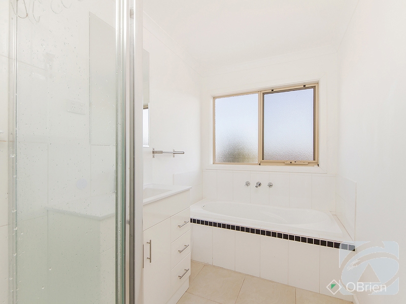 19 Chittenup Bend, Sydenham House for rent Listed by of O'brien Real