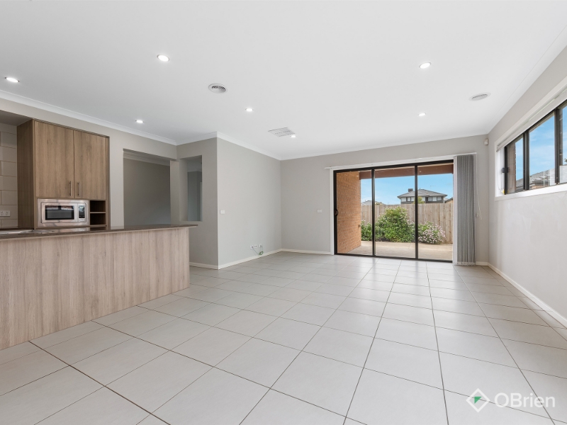 19 Aniseed Avenue, Aintree House for rent Listed by Anastasia