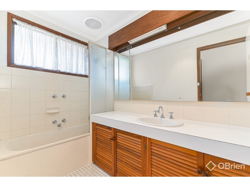 963 High Street Road, Glen Waverley House for rent Listed by Ringwood