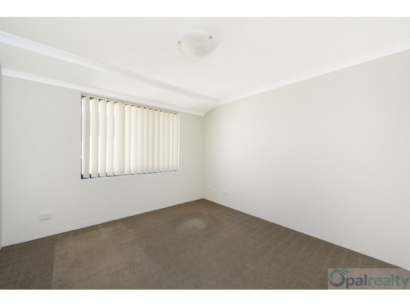 8 Voltaire Way, Secret Harbour House for rent Listed by Cheryl Oliver