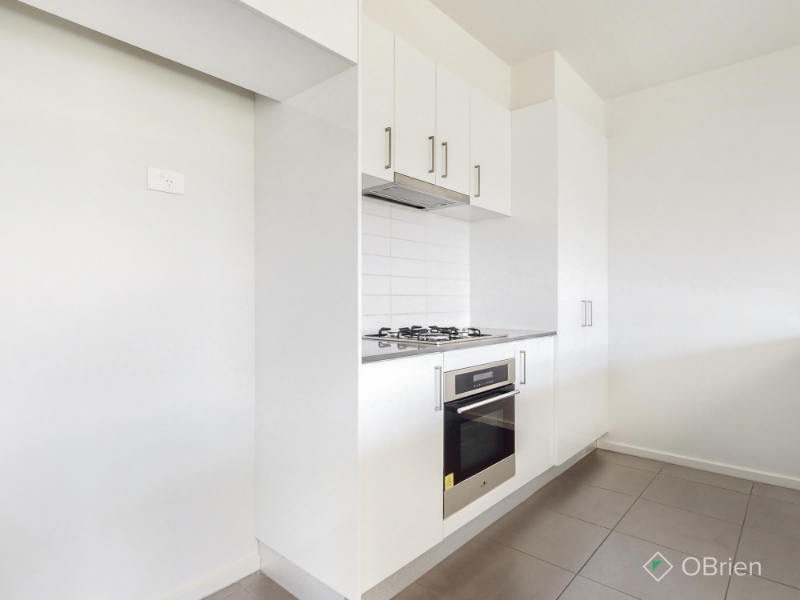 28 Woodright Circuit, Cranbourne House for rent Listed by Sue