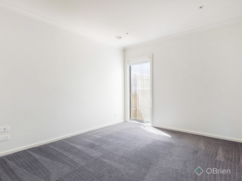 28 Woodright Circuit, Cranbourne House for rent Listed by Sue