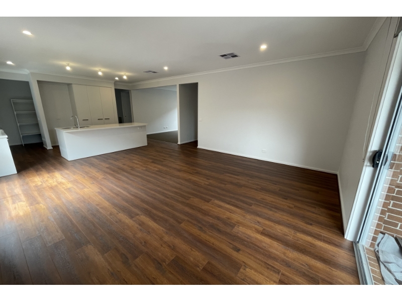 20 Historical Drive, Aintree House for rent Listed by Jatin Rana of