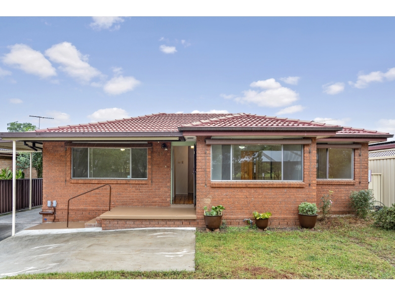 28 Yarramundi Drive, Dean Park House for rent Listed by Annamaria