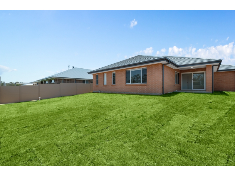11 Arnott Loop, North Rothbury House for rent Listed by Katrina