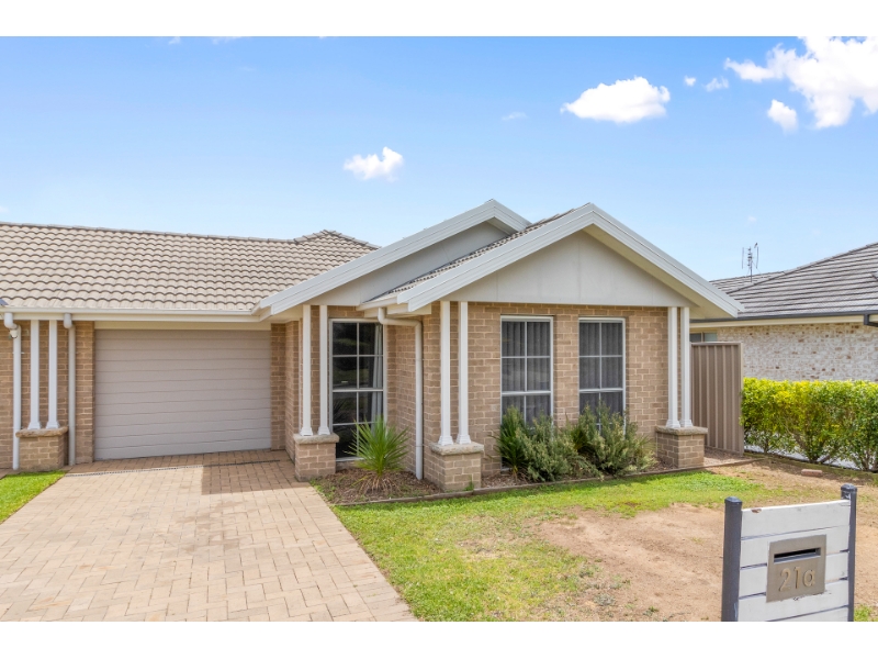 21a Connel Drive, Heddon Greta Townhouse for rent Listed by Jessica Ainsworth of Stone Real