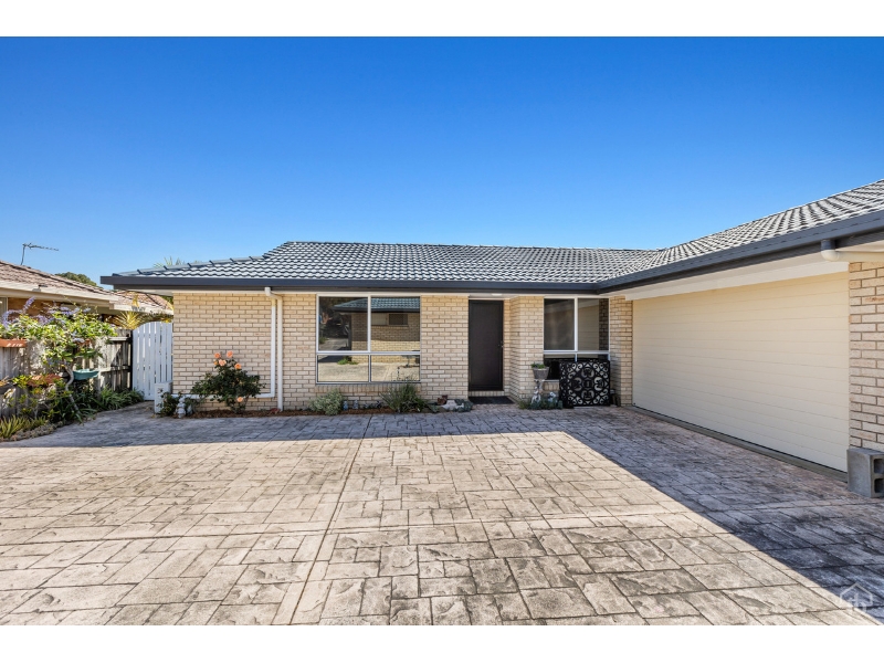 2/4 Parkland Place, Banora Point Townhouse for rent Listed by Sandy