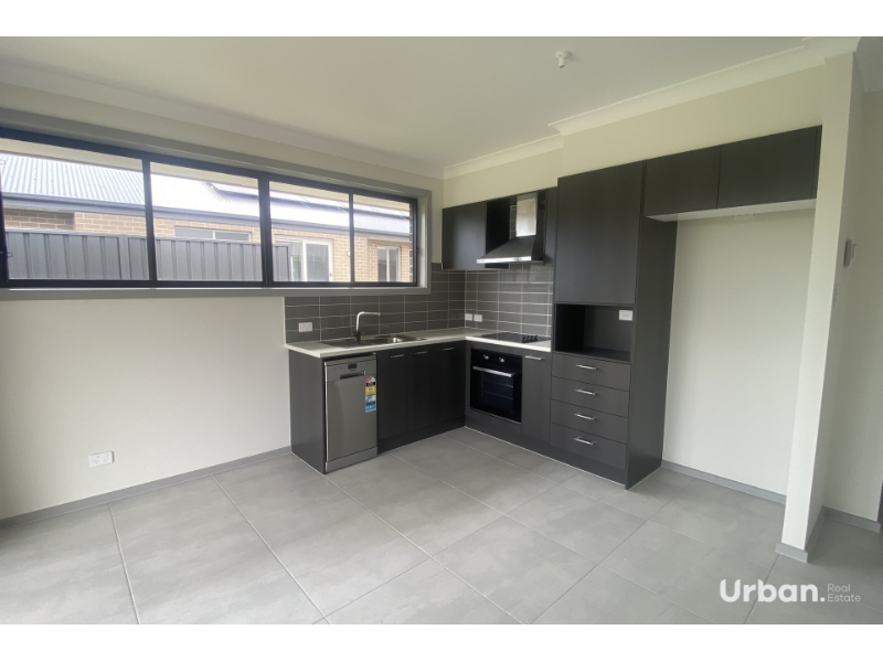 2/17 Lilac Avenue, Lochinvar Apartment for rent Listed by Bronlyn
