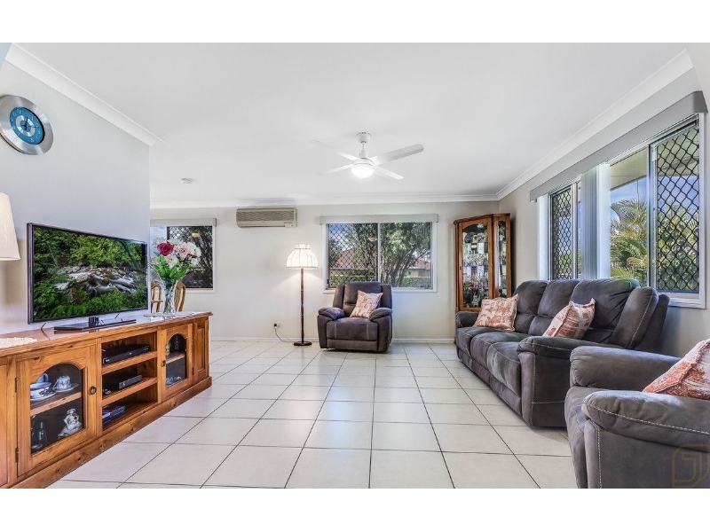 14 Teak Street, Rothwell House for rent Listed by Stella Wang of Jay