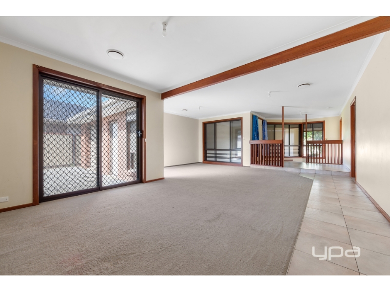 56 Wahgunyah Drive, St Albans House for rent Listed by Ashleigh