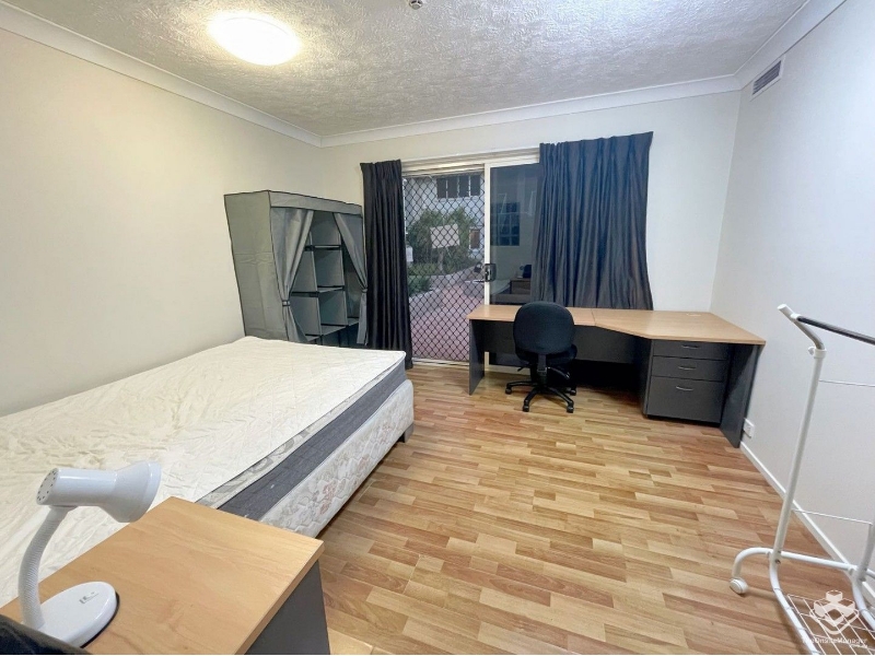 8/131 Currumburra Road, Ashmore Apartment for rent Listed by Terry