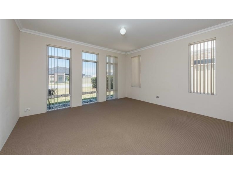 20 Otunic Way, Madeley House for rent Listed by Courtenay Barry of