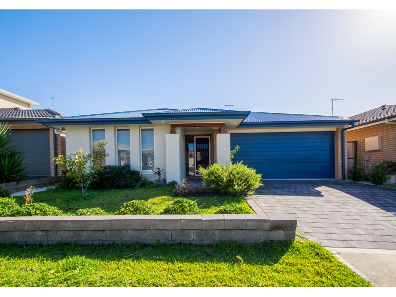 7 Ewan James Drive, GLENMORE PARK House for rent Listed by Dukes