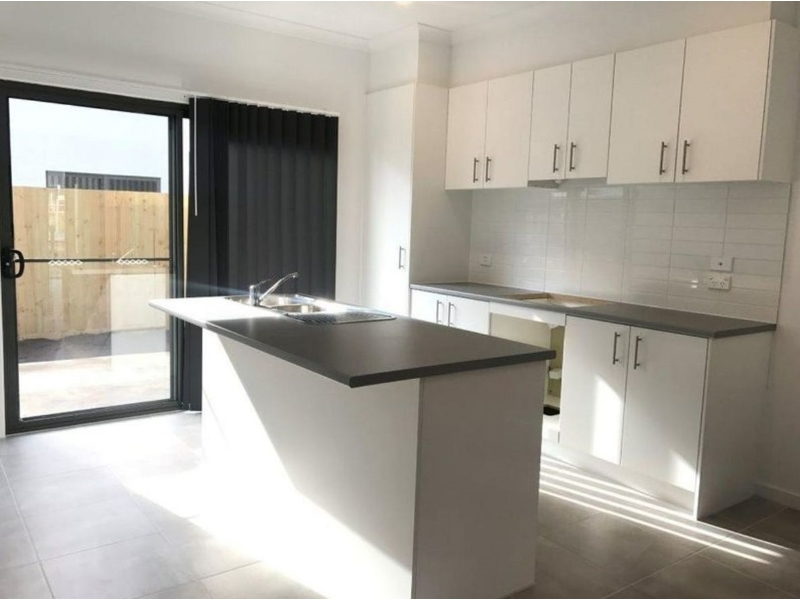 26 Tata Way, DOREEN Townhouse for rent Listed by Rosetta Stravis of