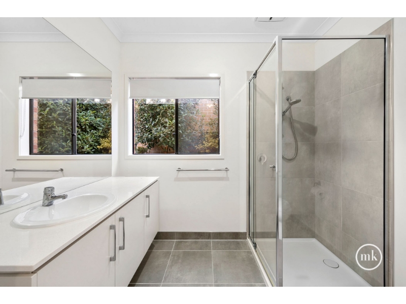 36 Outback Circuit, DOREEN House for rent Listed by Rosetta Stravis